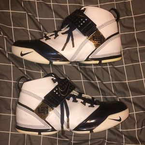 Nike Zoom LeBron 5 Midnight Navy Size 13
